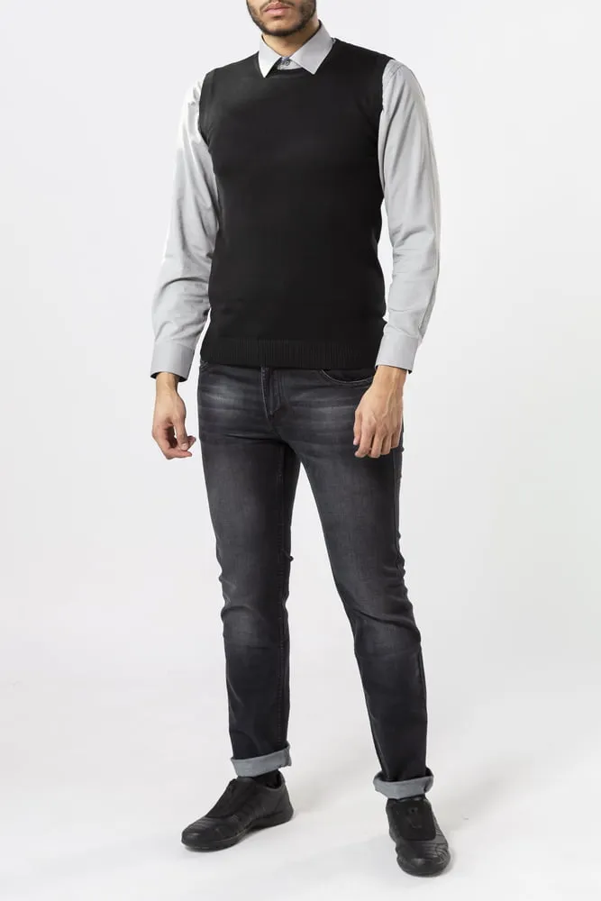 What to Wear With Black Jeans (7 Outfits)