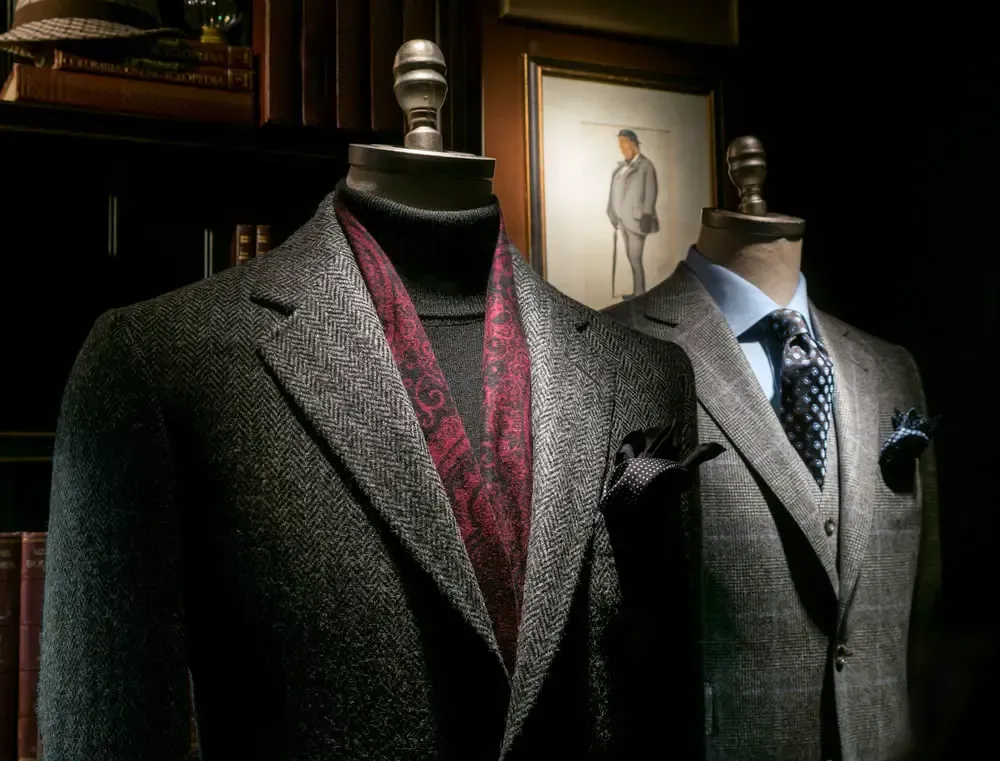 What Colors Go With Gray Clothes (10 Combos)